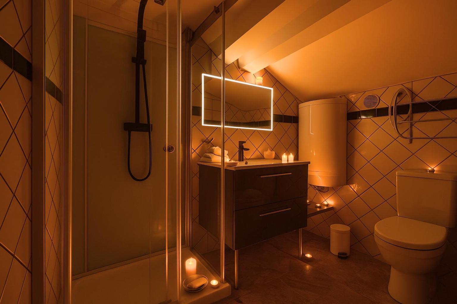 Appart'Hotel Chaleureux Au Coeur De Tullins - Le Roitelet מראה חיצוני תמונה